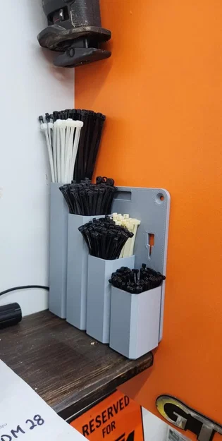 Giá đỡ dây buộc Zip 180mm rộng, 200mm cao - Image 1