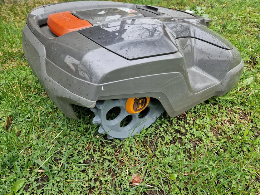 Bánh xe thay thế cho máy cắt cỏ Husqvarna Automower - Image 1