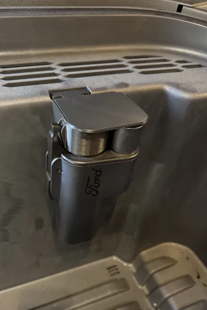 Giá đỡ NACS cho Ford Mustang Mach-E với nắp che bụi - Image 2