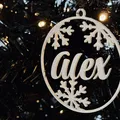 Quả cầu Giáng sinh với bông tuyết và tên Alex - Thumbnail 3