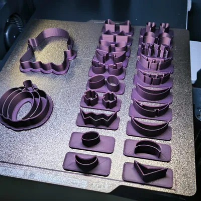 Cutter bánh quy hình ma và bí ngô cho Halloween