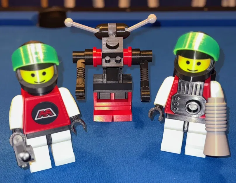 Mô hình M:Tron khổng lồ với bình khí và rô-bốt 3D - Image 1