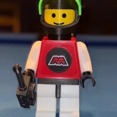 Mô hình M:Tron khổng lồ với bình khí và rô-bốt 3D