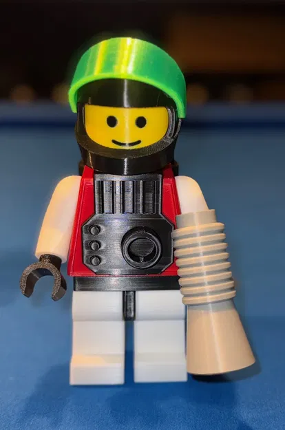 Mô hình M:Tron khổng lồ với bình khí và rô-bốt 3D - Image 7