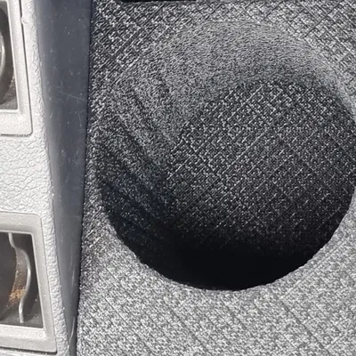 Giá đỡ cốc cho Land Cruiser 80 trong bảng điều khiển trung tâm