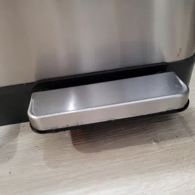 Bước thay thế cho thùng rác iTouchless 16 Gallon Kitchen