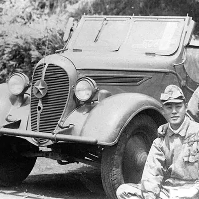 Xe quân sự LEGO Kurogane Type 95 từ Nhật Bản