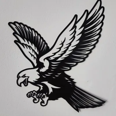 Trang trí tường nghệ thuật với họa tiết đại bàng