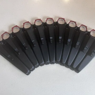 Dao huấn luyện và bao đựng cho khóa tự vệ