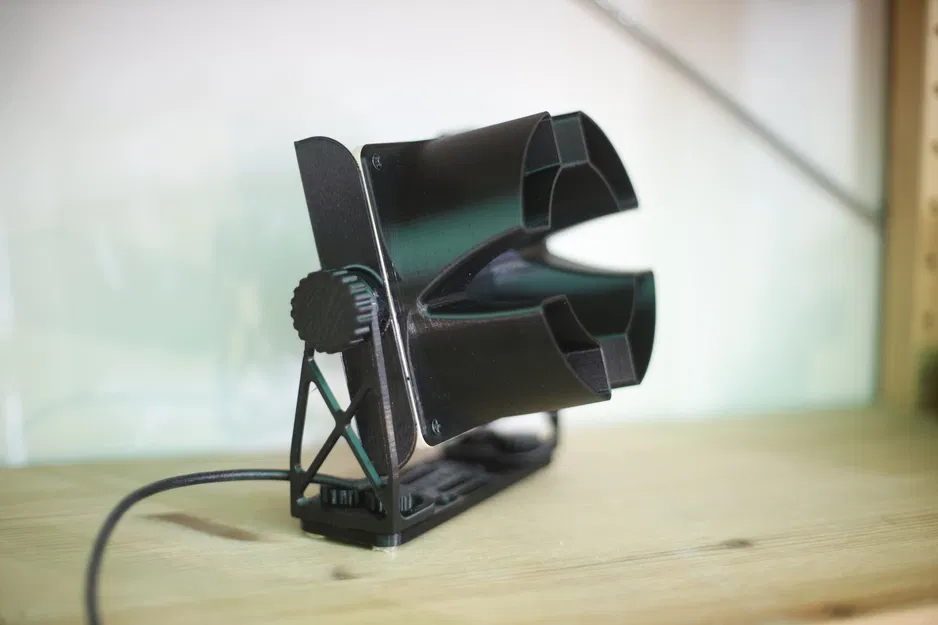 Giá đỡ quạt bàn Ion lấy cảm hứng từ Noctua - Image 1