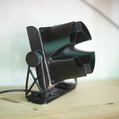 Giá đỡ quạt bàn Ion lấy cảm hứng từ Noctua