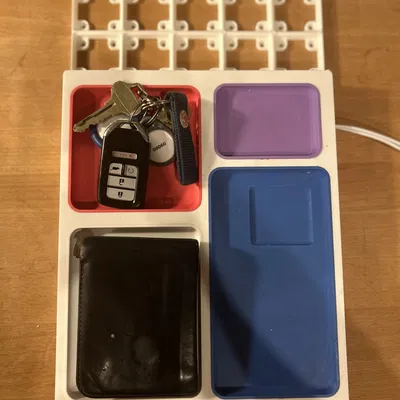 Giá đỡ sạc AirPods và điện thoại theo tiêu chuẩn Gridfinity