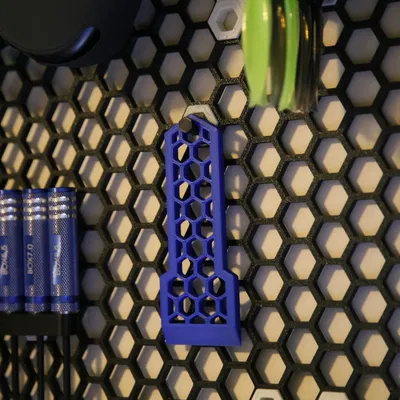 Giá đỡ HexScraper cho tường lưu trữ tổ ong