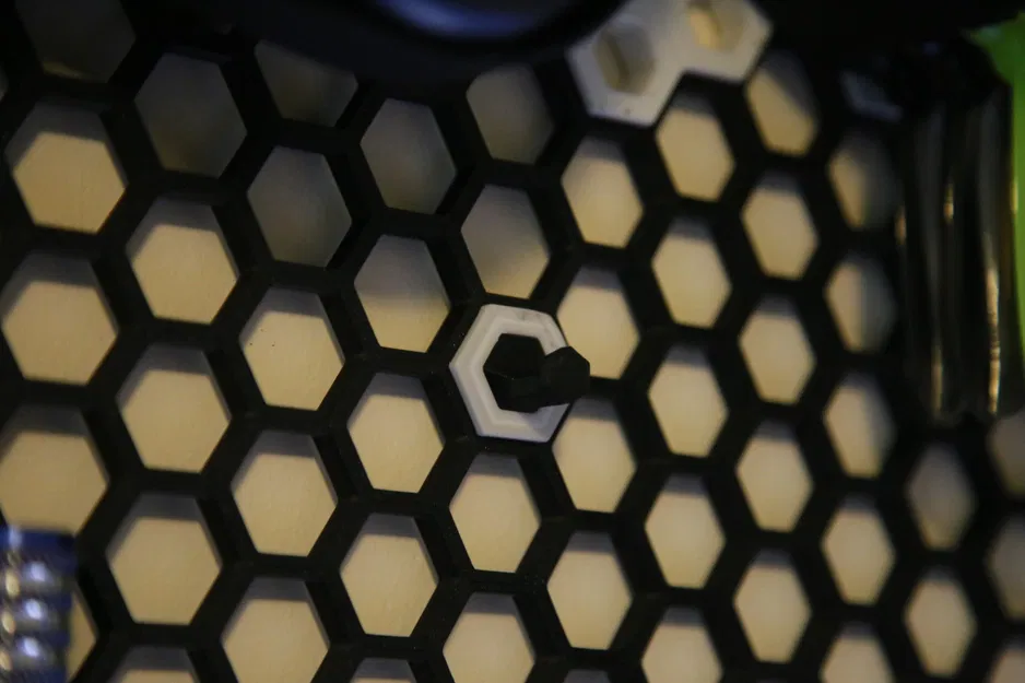 Giá đỡ HexScraper cho tường lưu trữ tổ ong - Image 2