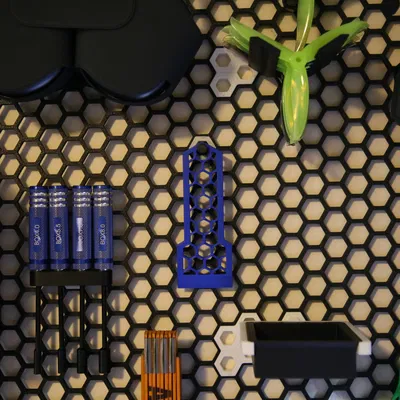 Giá đỡ HexScraper cho tường lưu trữ tổ ong