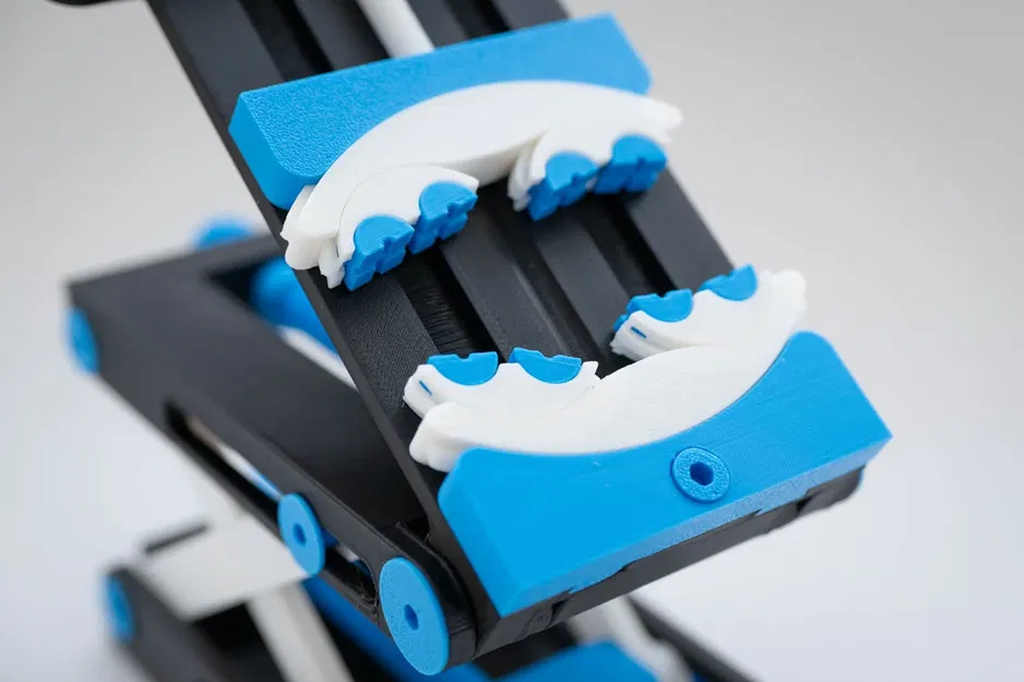 Bàn nâng điều chỉnh chiều cao với kẹp fractal 3D in hoàn toàn - Image 3