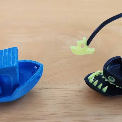 Đèn bàn Benchy hình cá angler độc đáo