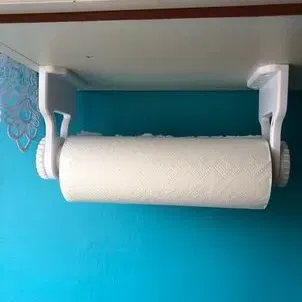 Giá đỡ khăn giấy đơn giản với thiết kế hai phần