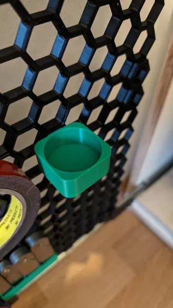 Giá đỡ tổ ong cho chai keo dán - Image 2