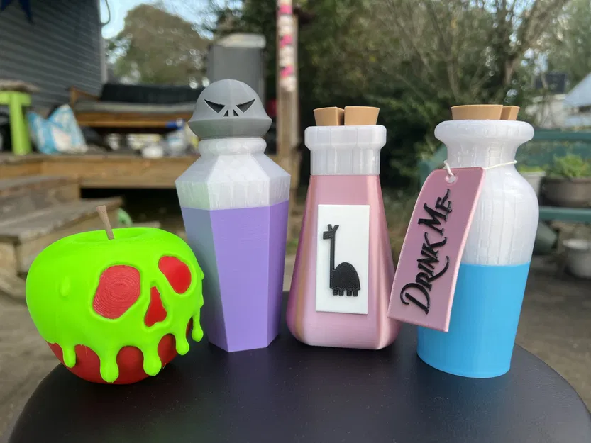 Bài thuốc độc của các nhân vật phản diện Disney trong Halloween - Image 1