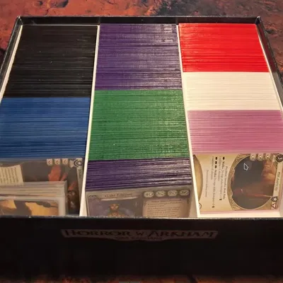 Giá đỡ thẻ bài Arkham Horror LCG cho thẻ đã bọc