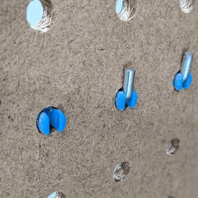 Grommet và spacer lắp đặt cho bảng ghim pegboard