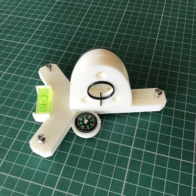 Cải tiến thiết kế cơ sở đồng hồ mặt trời Heliochronometer với mức độ bọt tích hợp và la bàn từ tính