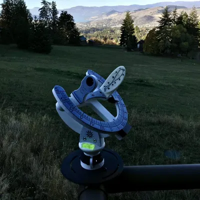 Bảng analemma cong cho đồng hồ nắng heliochronometer