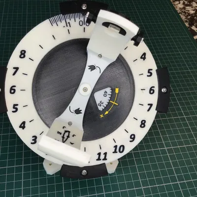 Đồng hồ mặt trời Heliochronometer với cơ chế đọc chính xác...