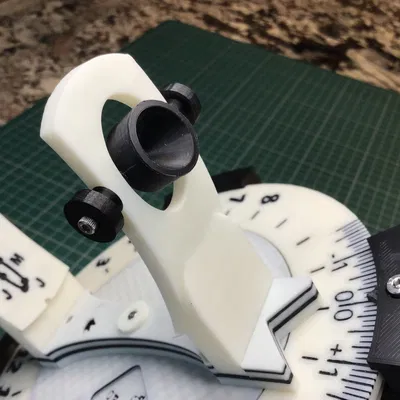 Bảng Analemma Cong Lớn Hơn Mới với Nodus Có Thể Nghiêng để Sử Dụng với 3 Thiết Kế Đồng Hồ Năng Lượng Mặt Trời Heliochronometer Gốc