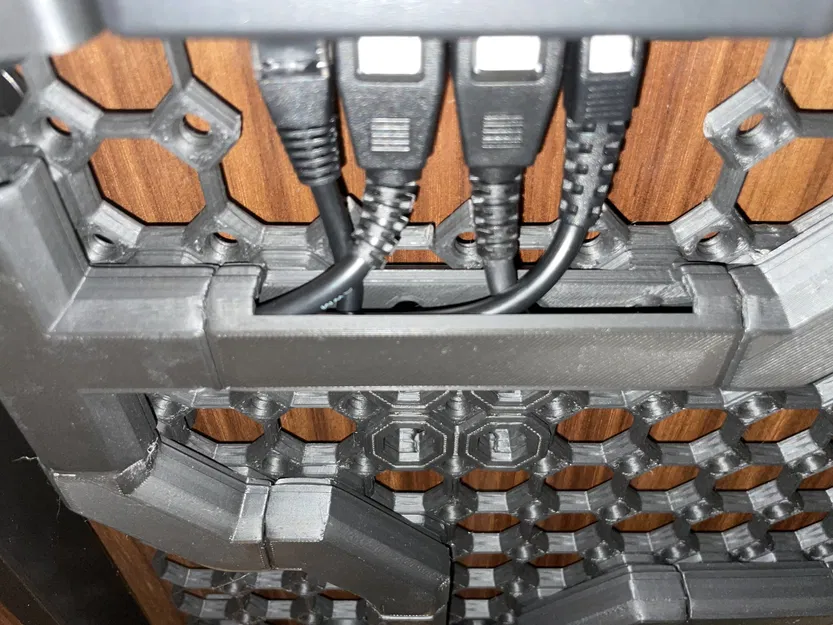 Kênh I4 Underware với lỗ cắt rộng cho cáp - Image 1