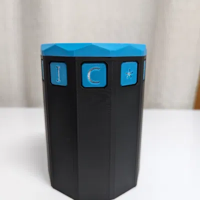 Hộp đựng bài MTG Commander v3 với chốt Bolt