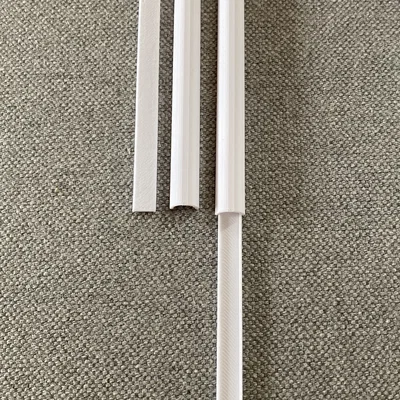 Khay cáp nhỏ IKEA cho tổ chức không gian làm việc