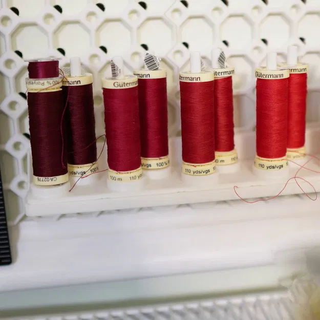 Giá đỡ cuộn chỉ may mô-đun tương thích Gridfinity - Image 1