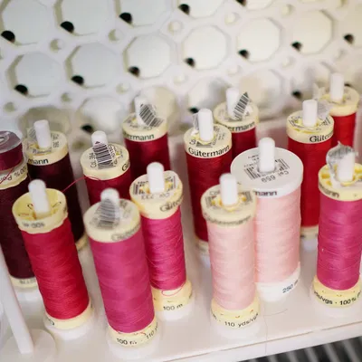 Giá đỡ cuộn chỉ may mô-đun tương thích Gridfinity