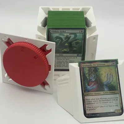 Hộp đựng bài MTG Commander v4 với cơ chế khóa xoay