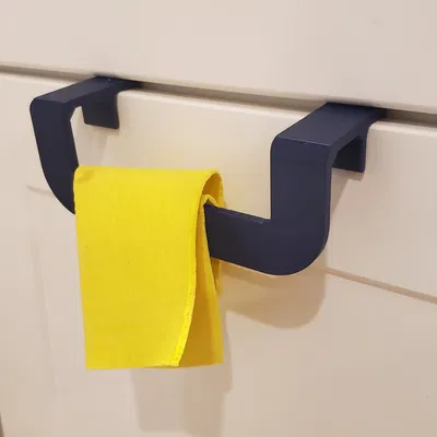 Giá treo khăn vải treo trên cửa