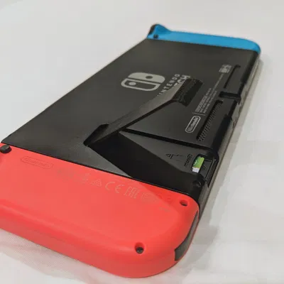 Giá đỡ Nintendo Switch và nắp MicroSD cải tiến