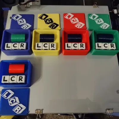 Trò chơi xúc xắc Left Center Right cho nhóm bạn