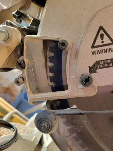 Nắp che lỗ thoát bụi cho máy cắt góc Dewalt DW708 - Image 3