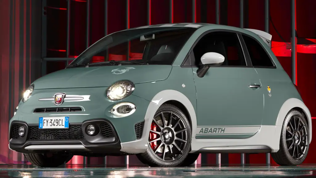 Mô hình xe Abarth 500 bằng LEGO chi tiết và sinh động - Image 8