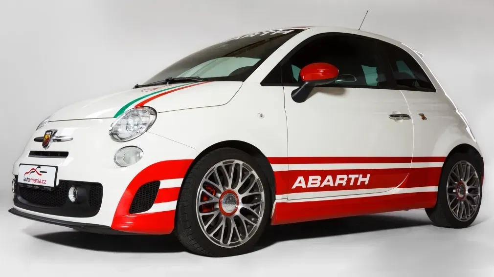 Mô hình xe Abarth 500 bằng LEGO chi tiết và sinh động - Image 11