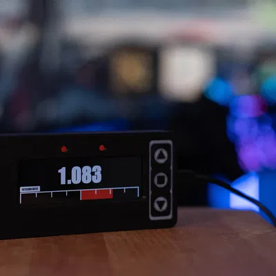 Đồng hồ đếm vòng đua Simracing với màn hình VoCore 4 inch