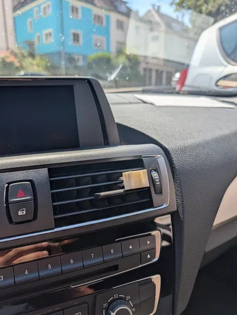 Giá đỡ điện thoại gắn cửa gió ô tô SP-Connect - Image 2