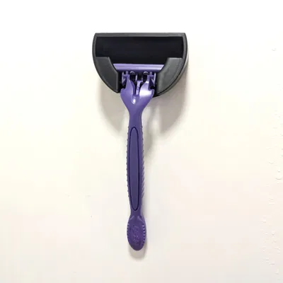 Giá đỡ dao cạo treo tường tiện lợi và hiện đại