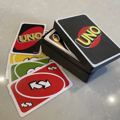 Hộp đựng bài Uno với thiết kế thay đổi màu sắc