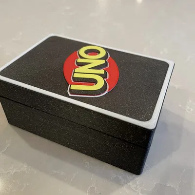 Hộp đựng bài Uno với thiết kế thay đổi màu sắc