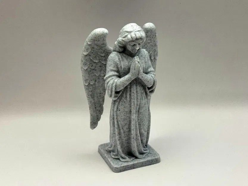 Tượng thiên thần cầu nguyện thanh thoát - Image 1