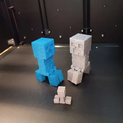 Creeper linh hoạt trong Minecraft với chân khớp nối