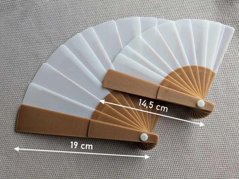 Quạt cầm tay cổ điển với nhiều họa tiết và màu sắc - Image 2